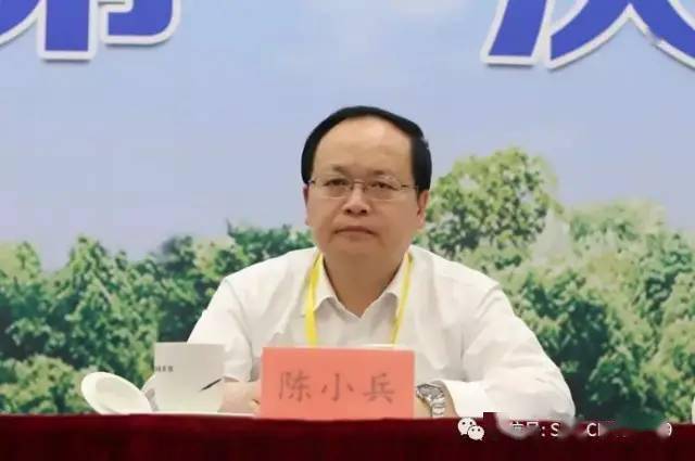 公安厅原总队长因无视禁酒令被双开_陈小兵