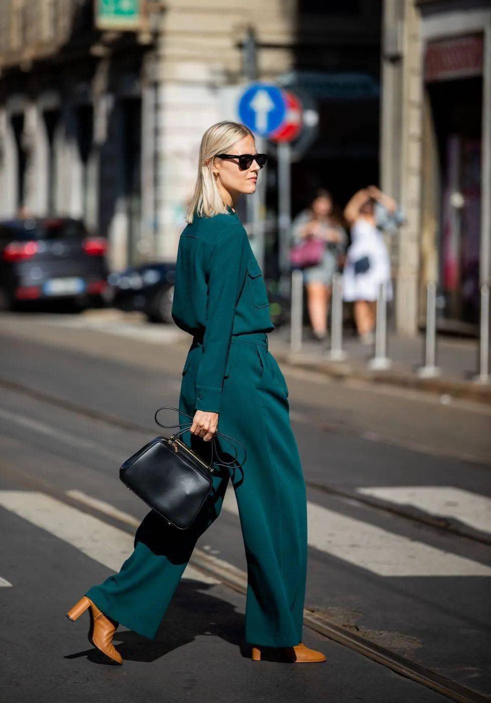 视觉|“衬衫 + 阔腿裤”才是真爱CP呀，夏末初秋就这样穿!