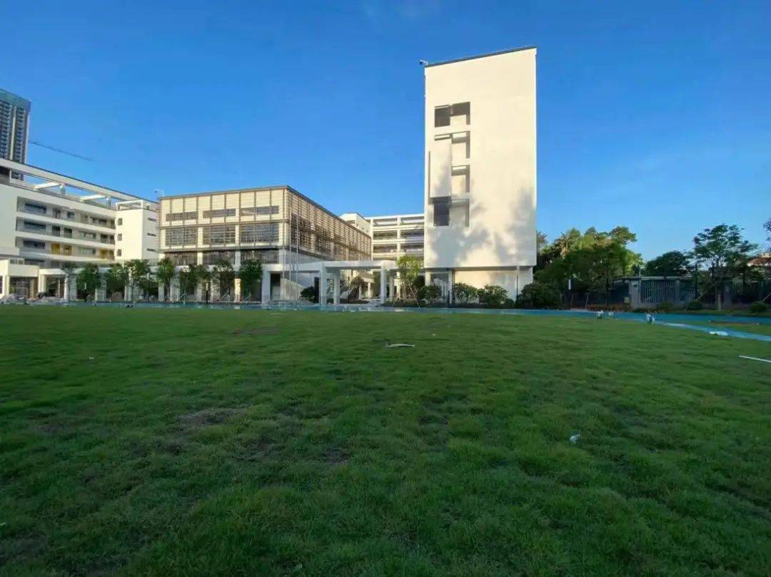 办学性质:区属公办小学沙河小学校风校训:以"多元一体各美其美"为办学