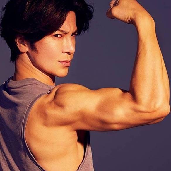 top 1 武田真治top 2 西岛俊秀top 3 铃木亮平top 4 佐藤健top 5 阿部