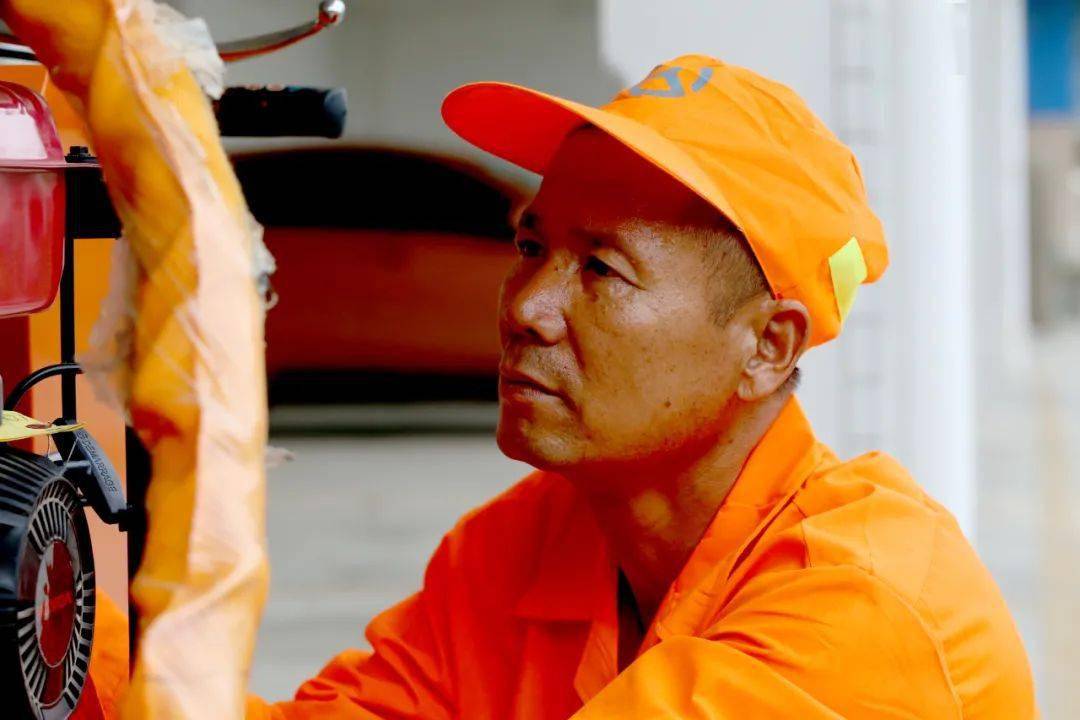 致敬,最美公路人!