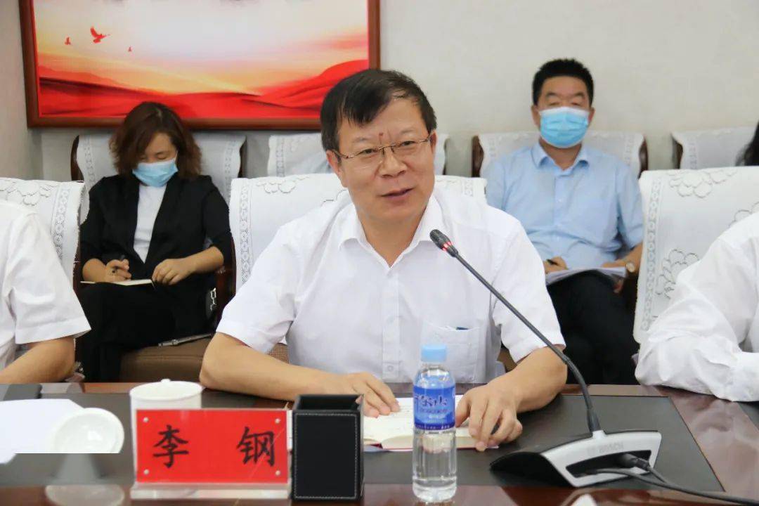 会议通报了自治区政法委机关队伍教育整顿简要情况,与会人大代表,政协