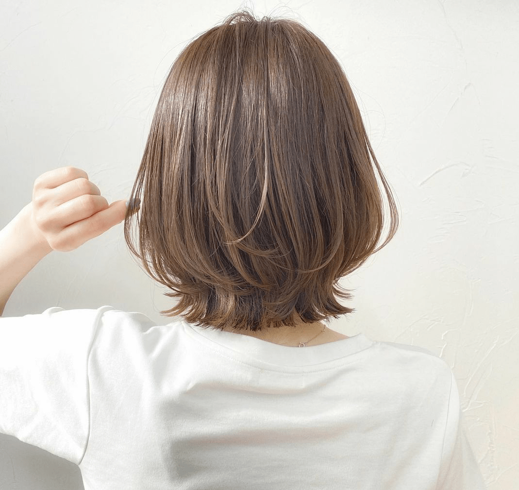 短发发尾外翻的发型图片