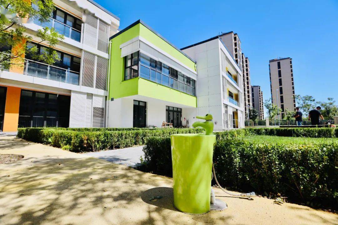 建筑业|每年减少65.7吨CO?排放，这个超低能耗幼儿园不简单！