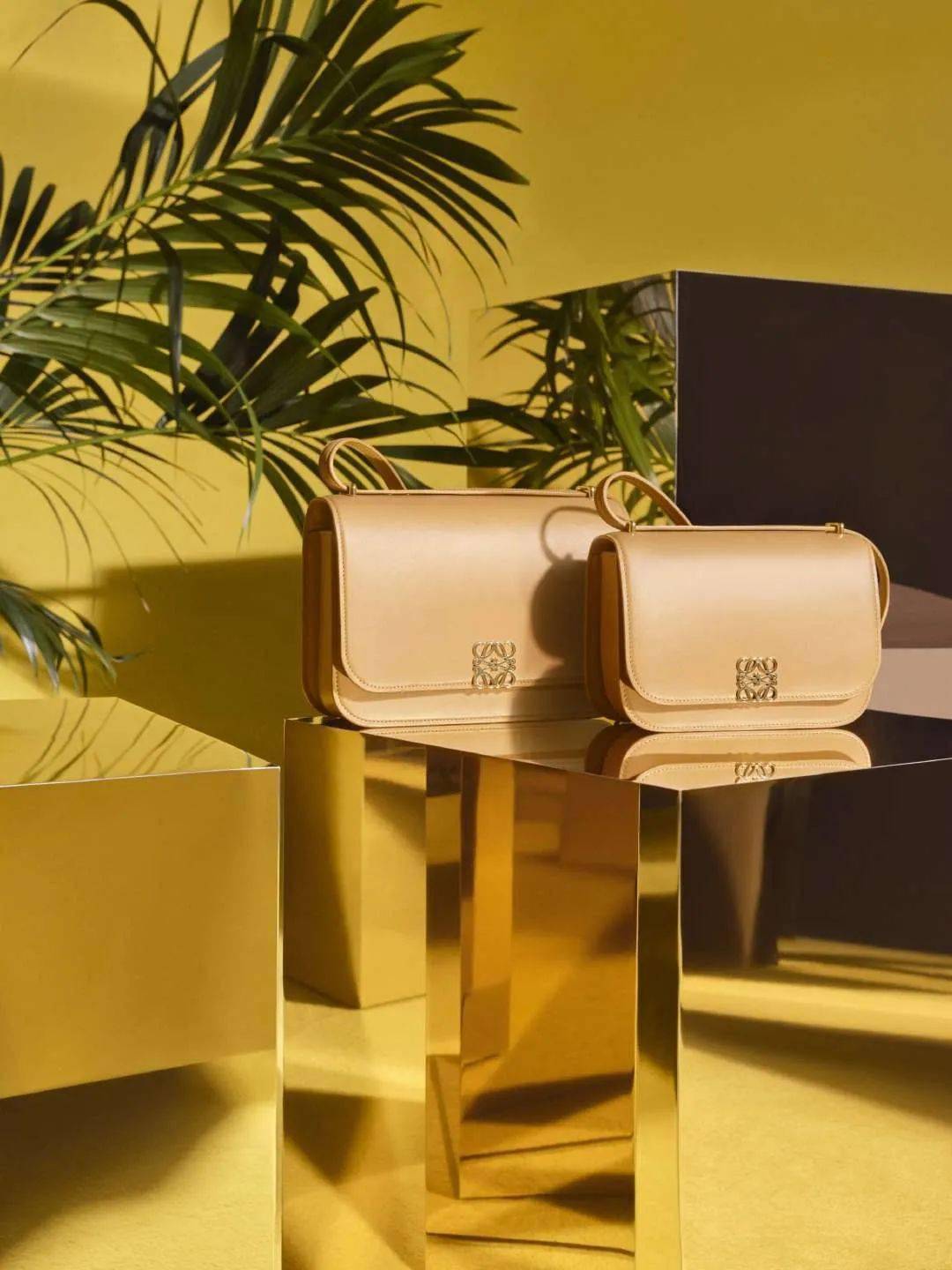 棕色|秋天背什么包?跟着这些明星抄作业就成!