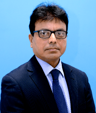 在达卡大学获得药学学士和硕士学位,并在思克莱德大学获得植物化学