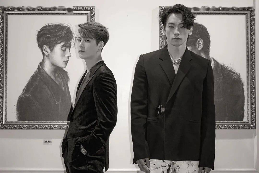 行走的荷尔蒙男主 32bb5bd01d224e8385463efe6b56b068.jpeg