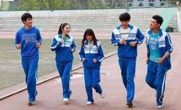 校服|“为什么国产剧里的校服，永远比现实的好看”