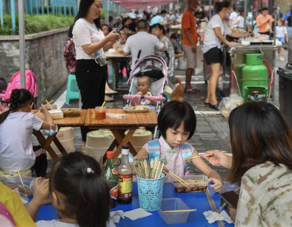 摊车|两个月不见，这条路上的早餐摊区焕新了