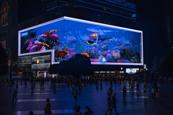 裸眼3D海豚跃出巨幕 三亚把大海“搬”到重庆步行街
