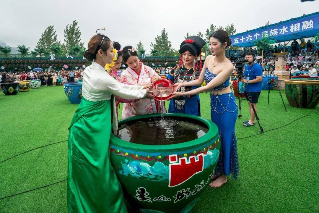 56个民族水相融,象山影视城第八届泼水节完美收官