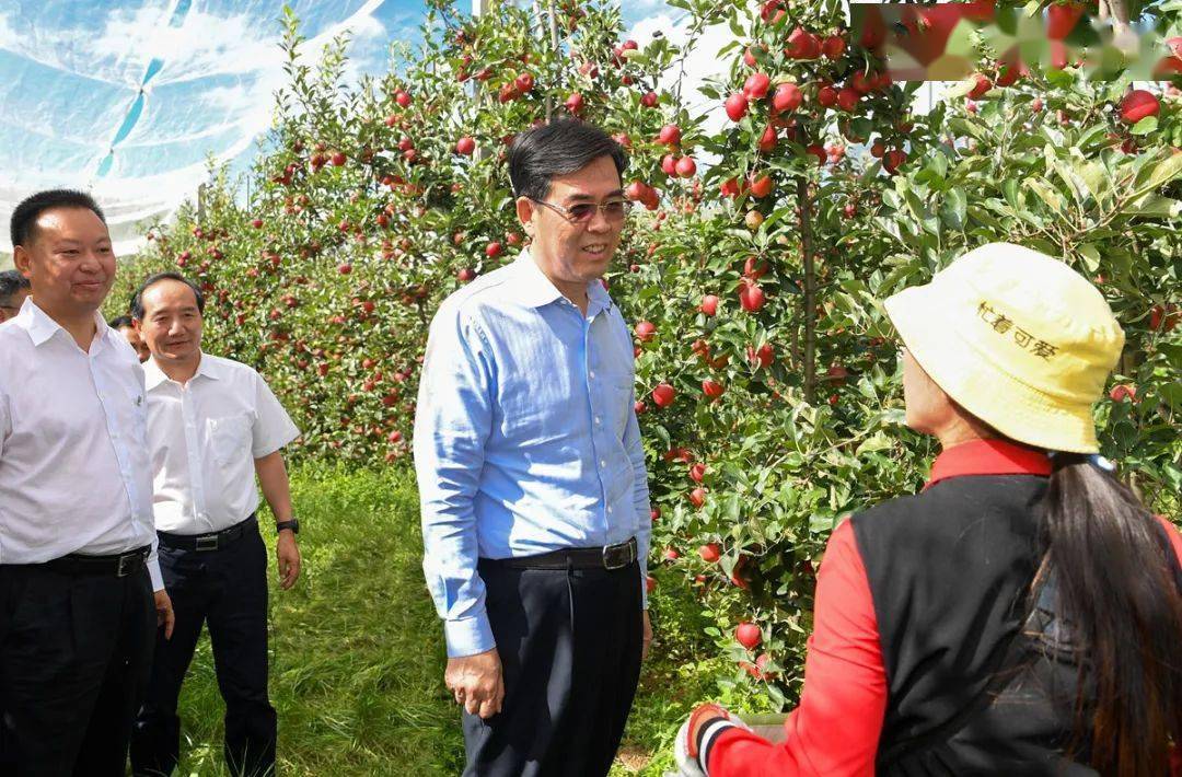 李炳军在赫章县威宁自治县调研时强调:以高质量发展巩固脱贫成果促进