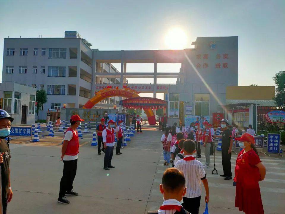 高晴)广场路小学团城山小学黄石八中新生入学仪式开铁区鹏程中学黄石