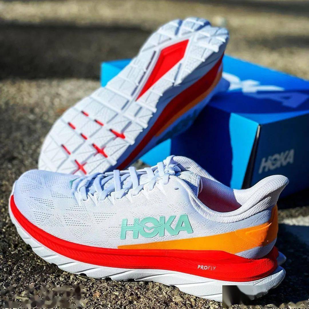 Rincon|走走开箱 ｜HOKA ONE ONE Rincon 3 和 Mach 4 我该怎么选？