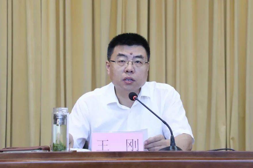 宁津县突出十个一严肃换届纪律