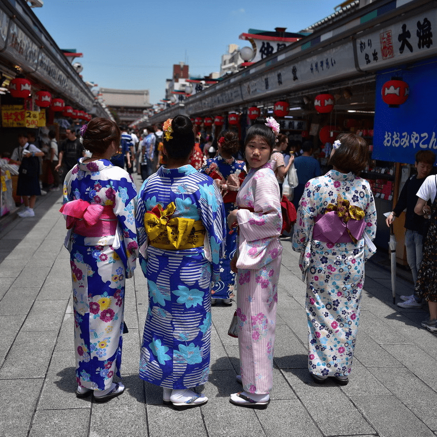 日本人穿衣多讲究女人穿和服男人西装革履东方美的最佳代言