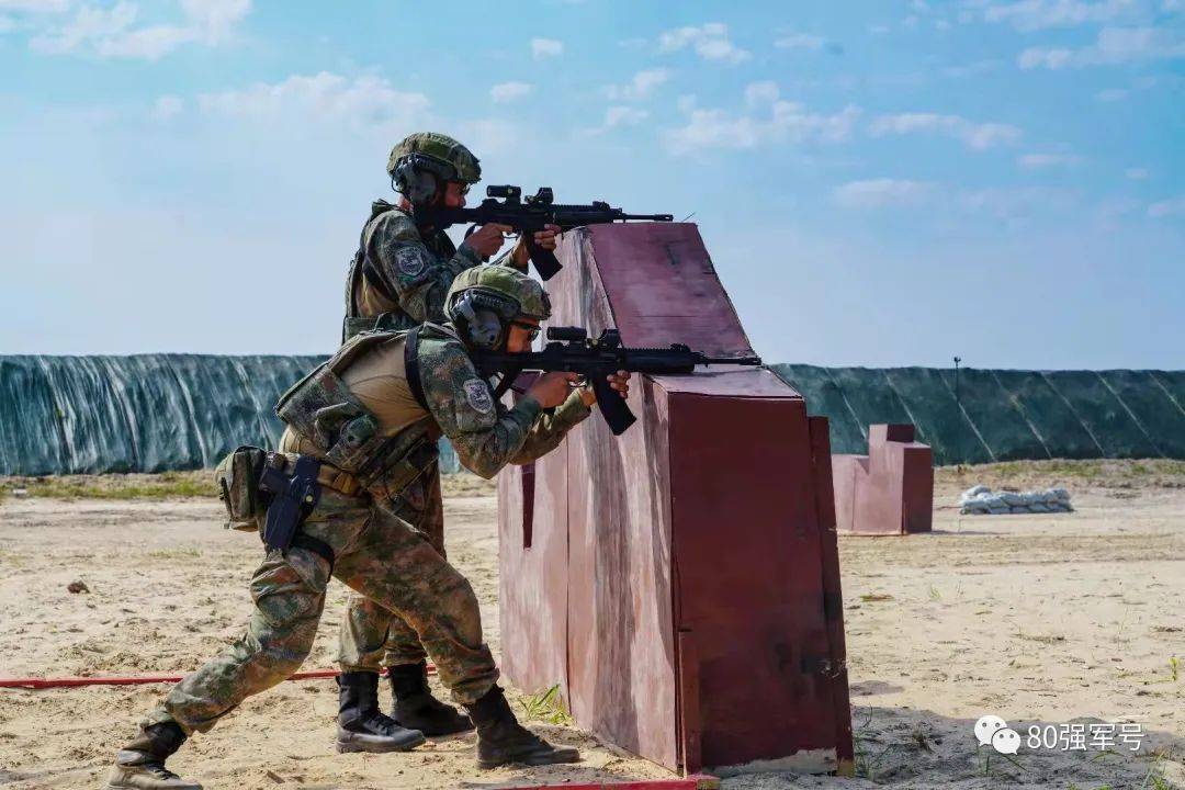 国际军事比赛战术射手项目解放军雄鹰特战旅第二名