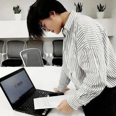总忘事被老板骂哭,学了这个Excel技巧就再也不怕了!_Office