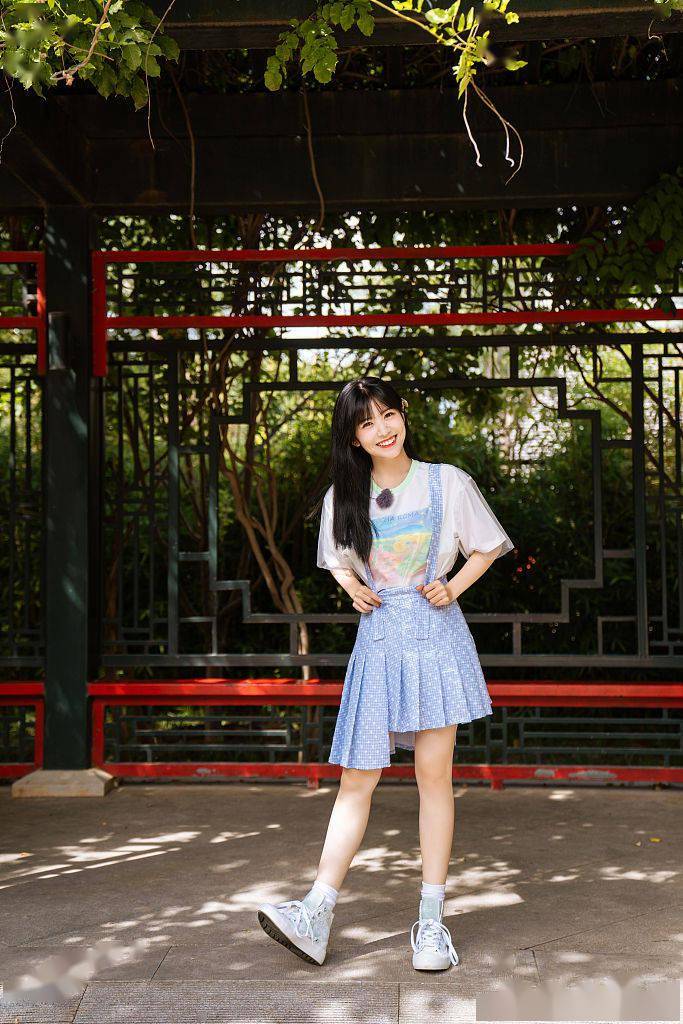 发夹|赖美云笑眼弯弯甜美萌妹子 短裙写真青春活泼俏丽可人