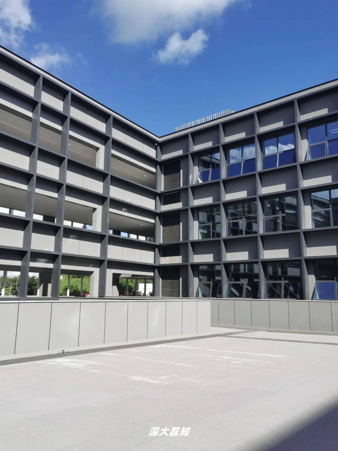 不接受反驳深大最美最大最舒服的教学楼就是它深大荔知