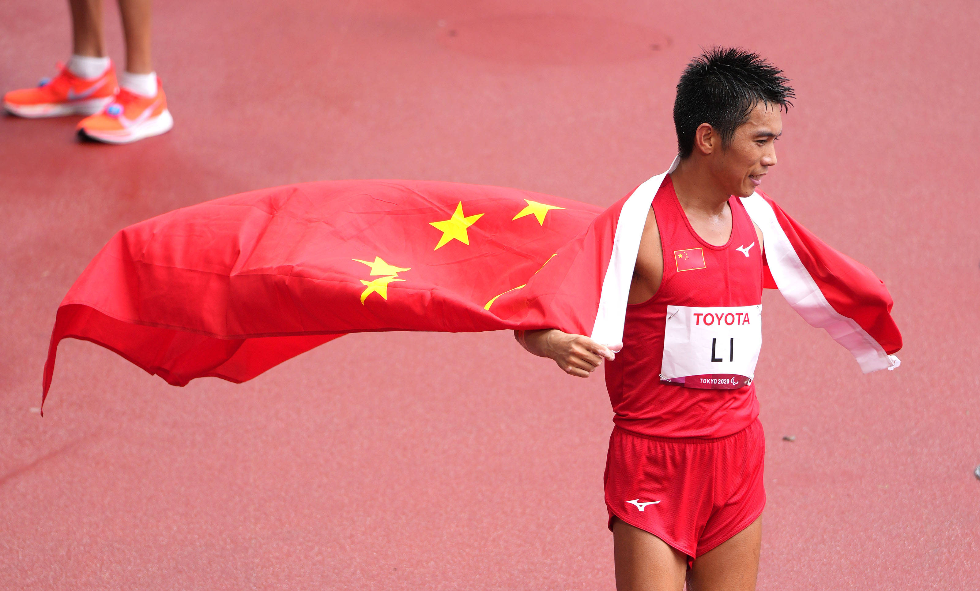 田径男子马拉松t46级李朝燕夺金