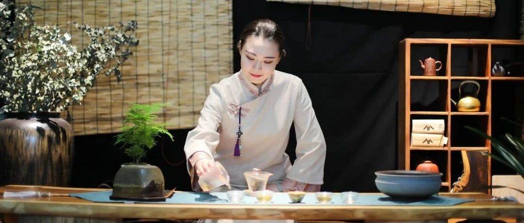 厉害了!九个小细节,教你鉴别茶艺师水平高低_容恭