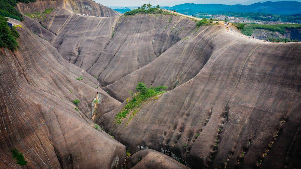 郴州这个景点也太壮观了吧,好像瀑布的石头,宛如天成