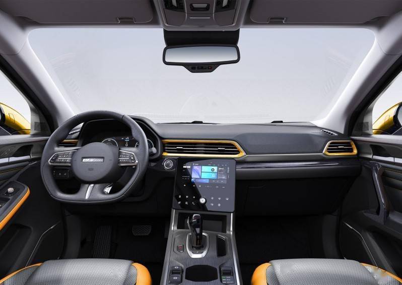 哈弗f5不但提供经典的纯黑内饰,还将提供富有活力的混搭内饰,尽可能地