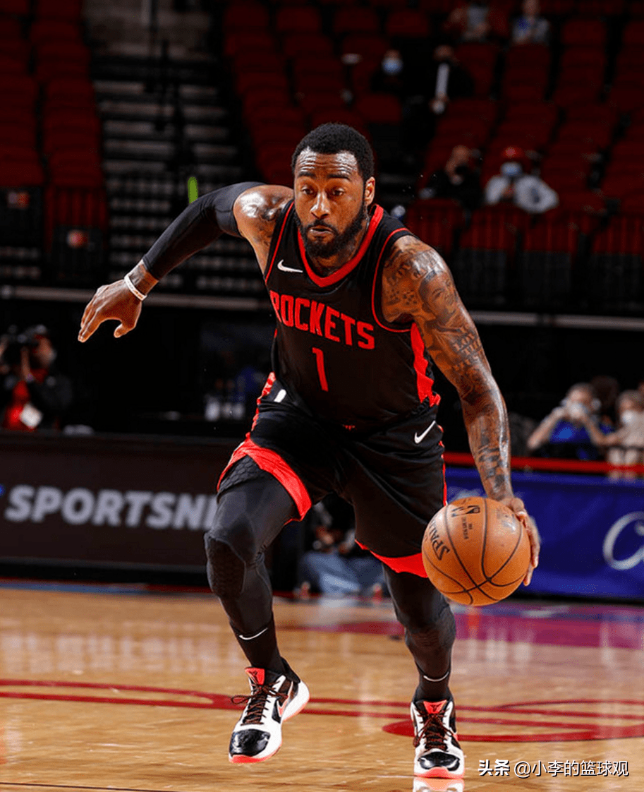 新赛季,沃尔是火箭队薪资最高的球员,在联盟中薪资超过4000万的球员中