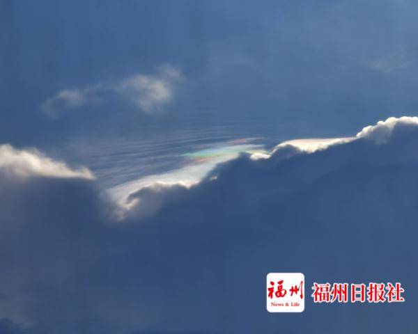 太美了福州天空惊现七彩祥云