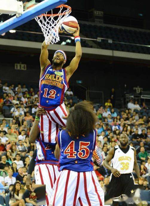 大战李小龙,登上游戏封面"天勾"贾巴尔的传奇人生