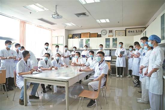 从教|查振刚教授从教三十载：我只愿当老师而非当“老板”