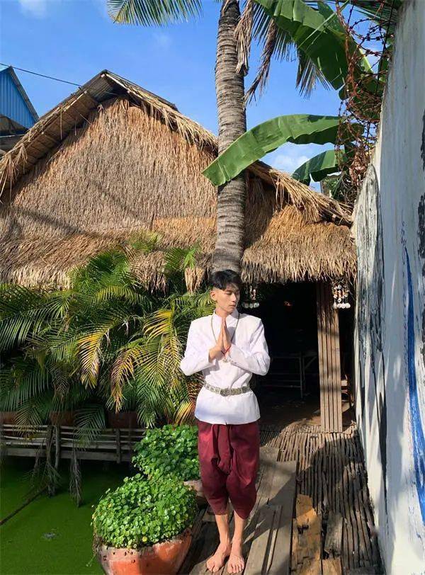 广西帅哥靠一组照片走红进军国外娱乐圈