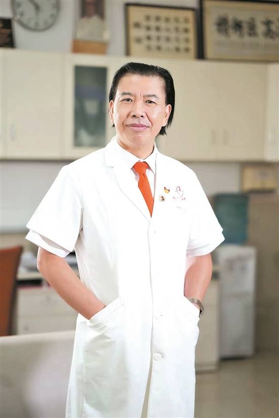 从教|查振刚教授从教三十载：我只愿当老师而非当“老板”