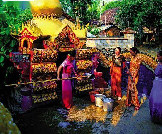 傣族水井及其文化意蕴浅探之独特的水井造型艺术_石盖