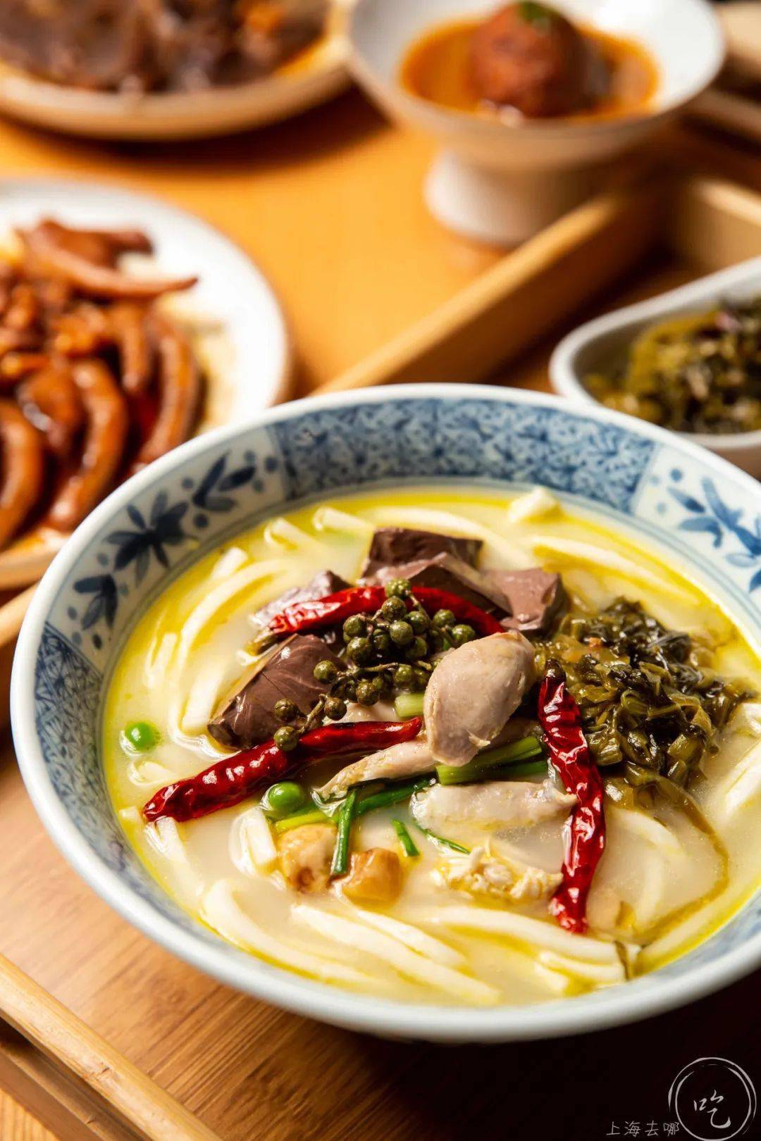 人广新开「鸡汤米粉专门店」,汤比粉贵!_豉油鸡