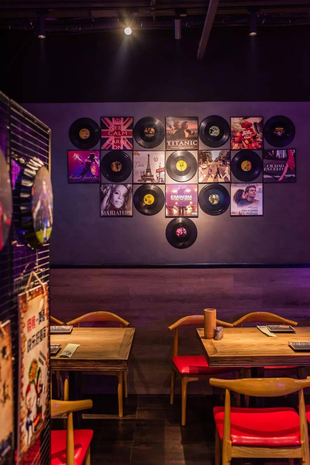 音乐奏起没有烧烤的夜晚是不完整的难道这就夜晚的标配了吗?