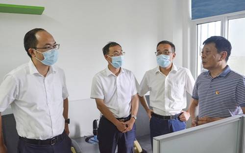 嵊泗县四套班子领导看望慰问一线教师