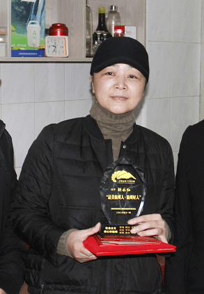 第八届温州市道德模范候选人刘永红飞身救陌生孩童的女超人