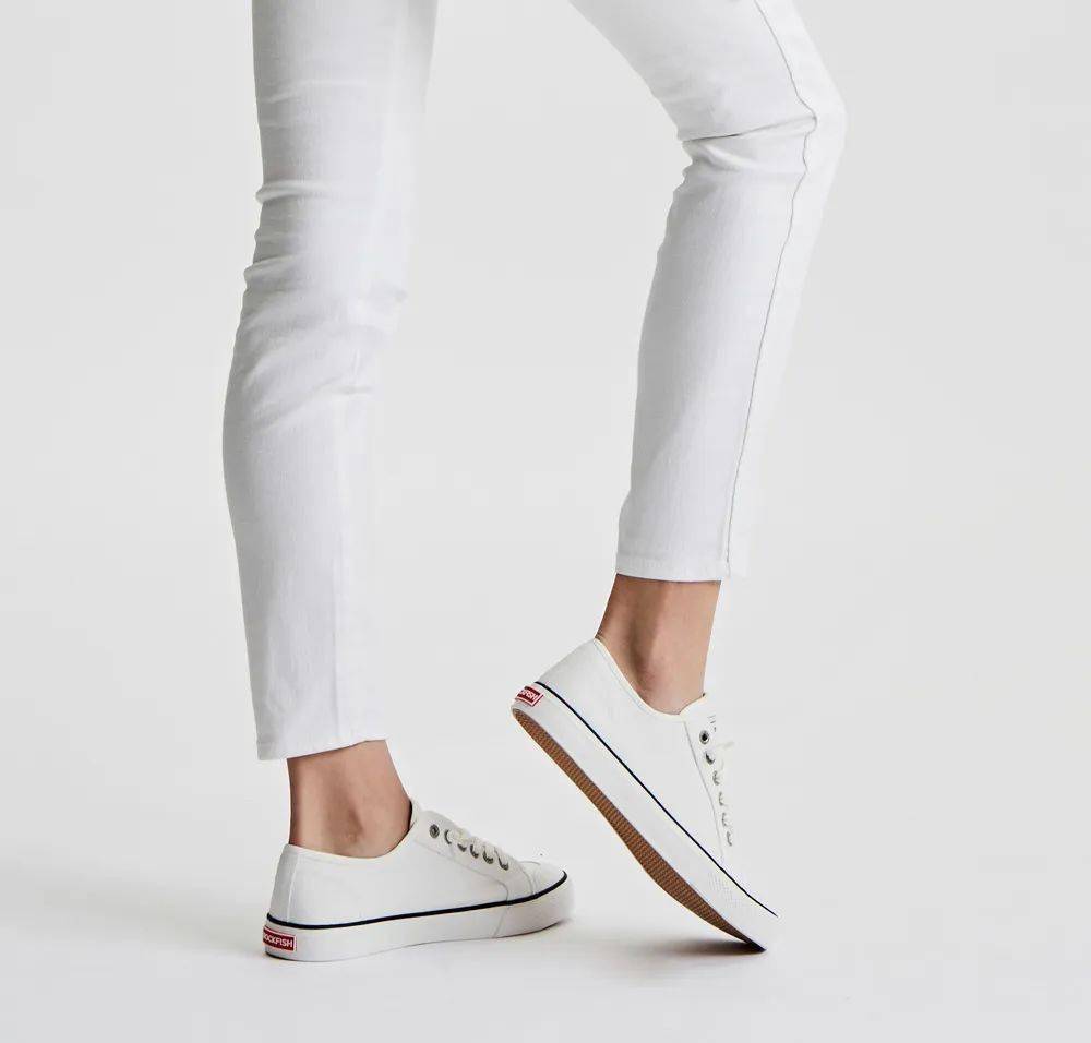 活动|英国帆布小白鞋，不怕水，不怕脏，不用系鞋带