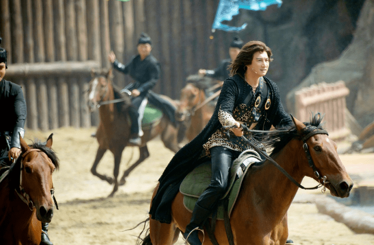 吴奇隆|吴奇隆时隔20年再扮萧十一郎,和乔振宇严屹宽同框重现经典