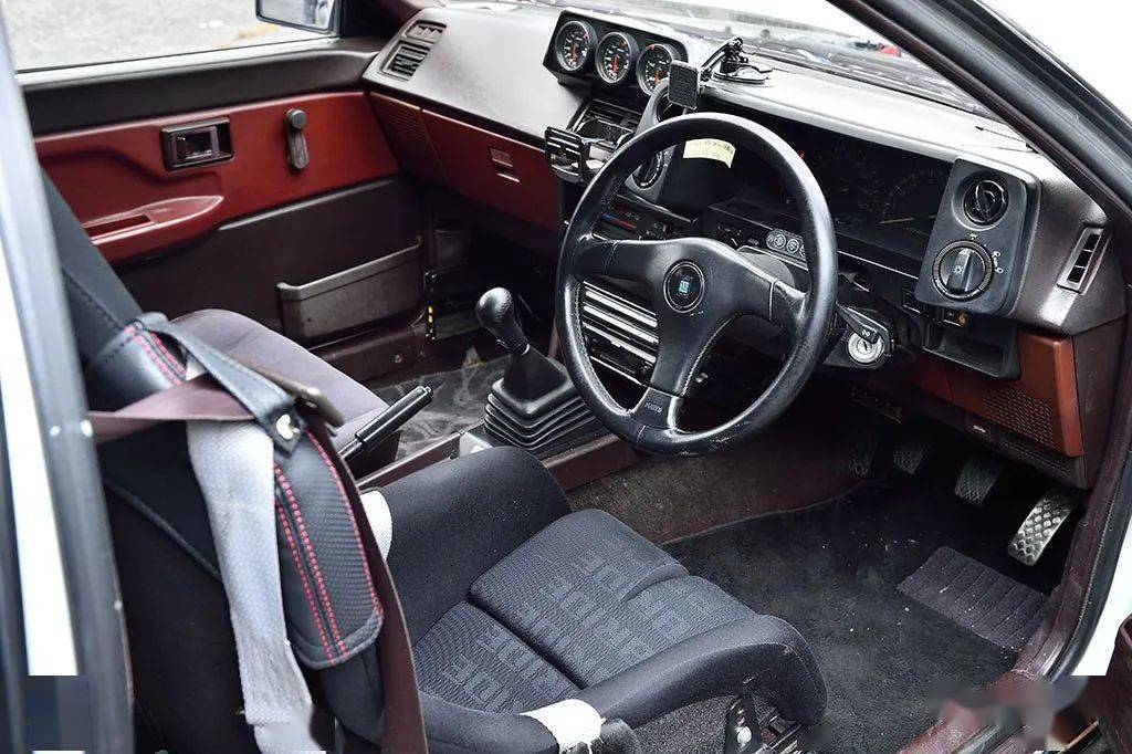 经典jdm鉴赏总花费高达1000万元日币完全刷新ae86的感官世界