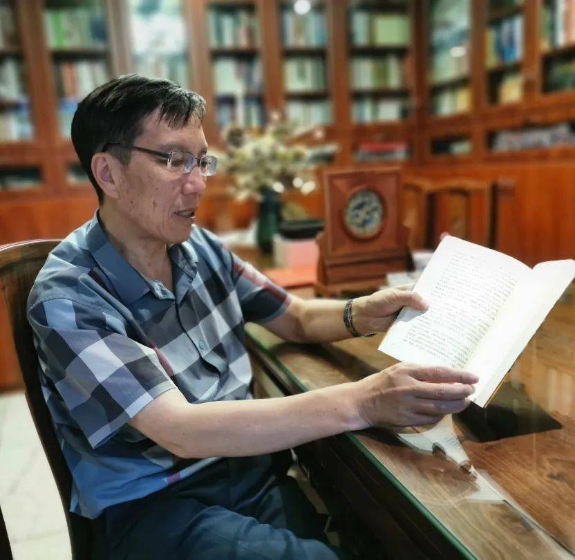 成为云南第一位以散文集形式获得冰心散文奖的作家后杨杨说