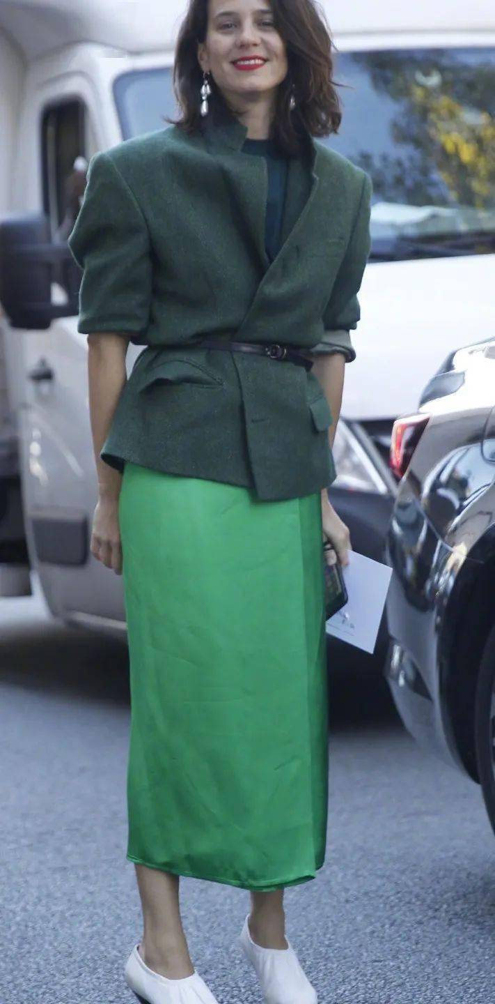 灵感|时尚圈的新物种，一只“海豚”的潮流单品“上位”史