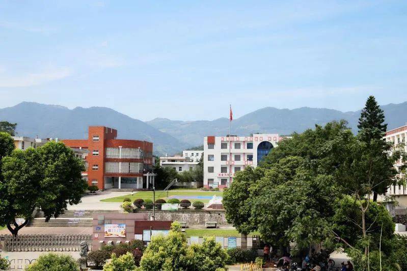 蓬壶中心小学关于进一步落实校园全封闭管理的通告