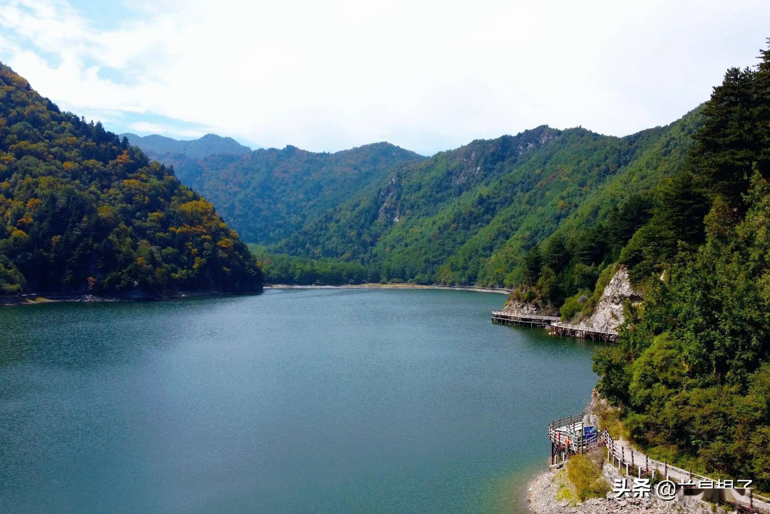 秋日的孟达天池也很美