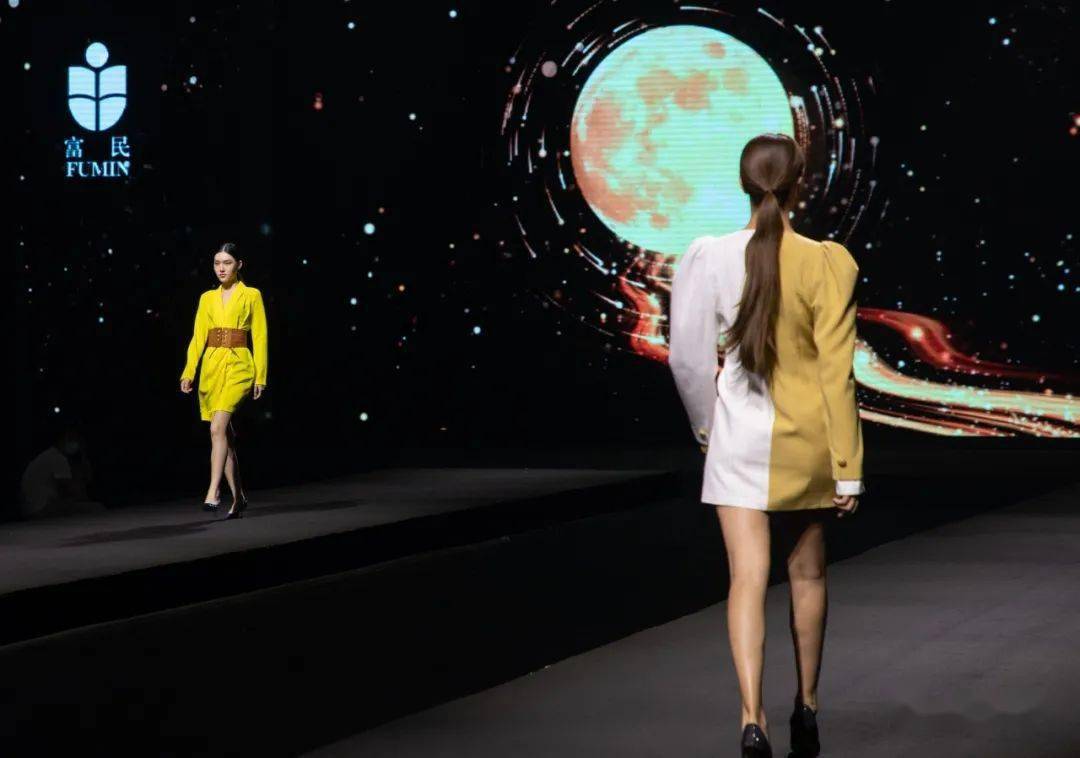 橙黄色|精彩！来享受一场“麦浪滚滚”的视觉盛宴！