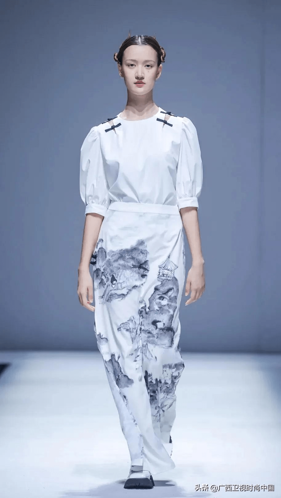 服装设计师一个月出多少款 bf424520cae944f5a14431d7ee8fc067.png