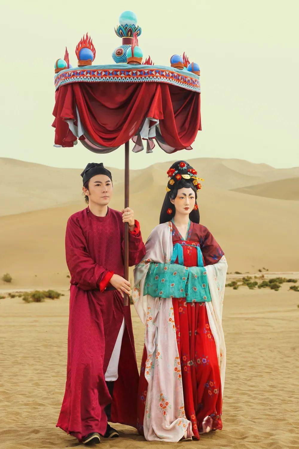 华云裳|衣冠之美迎盛世，月牙泉边秀华服