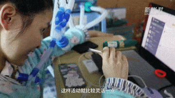 喉管|勇敢而生！她住ICU12年，用筷子敲字激勵他人